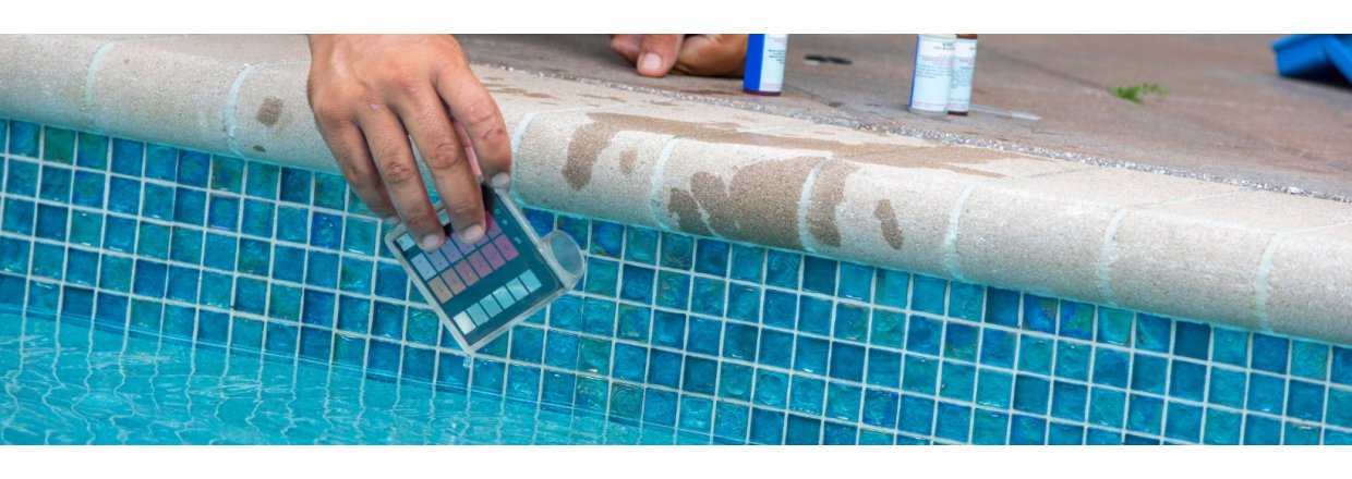 Hvorfor falder klorindholdet i din pool?