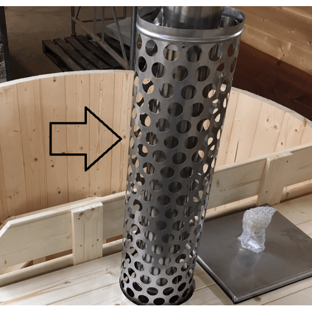 Beskyttelses gitter til skorstensrr p vildmarksbad brndeovn