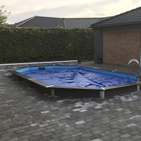 delvis nedgravet Gre trkomposit pool oval