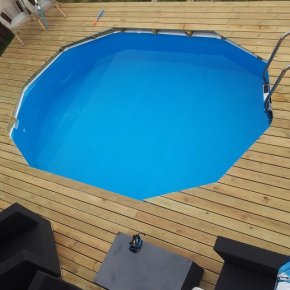 Oval stlpool i trterassse