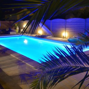 pp pool caribic med lys