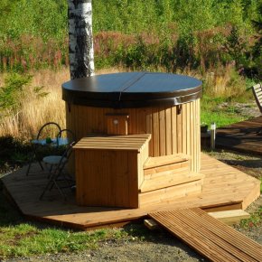 Topspa XS p� tr�terasse med gangsti i tr�