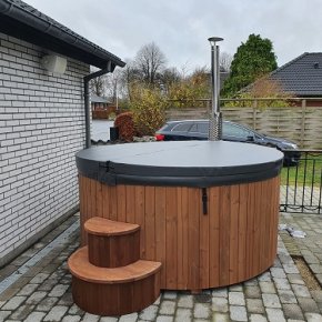 Vildmarksbad Deluxe med isoleret cover med indbygget br�ndeovn