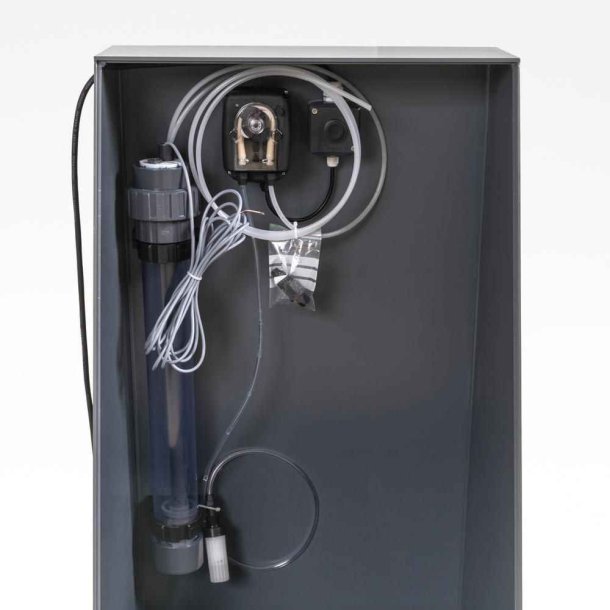 Kemiskab med ugetank - spildopsamling og kemipumpe