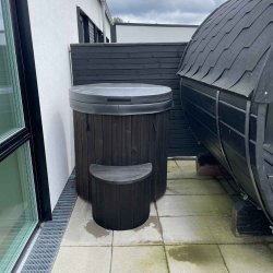 Koldtvandskar i Thermowood med indsats Black Edition Isbad