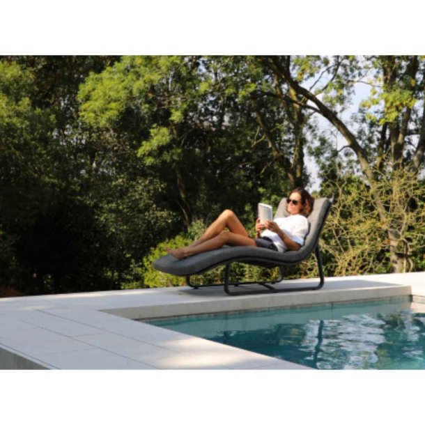 Stay Curved Lounger - Liggestol