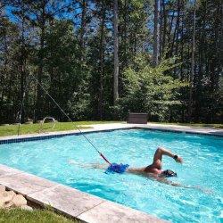 Sv&oslash;mmetr&aelig;ner med stang og elastik - SwimTether