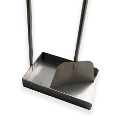 Aske skovl og skraber i stlfinish til vildmarksbad med indvendig ovn