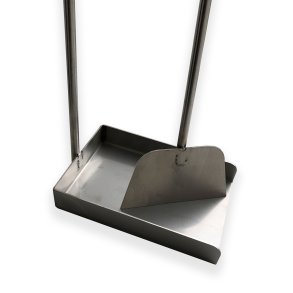 Aske skovl og skraber i st�lfinish til vildmarksbad med indvendig ovn