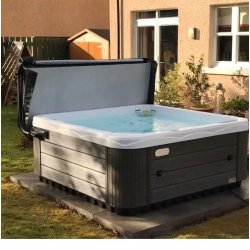 Wellis Coverl�fter til Udespa Model Easy - set forfra p� hvid baggrund (Varenr. WT00208 - 11921)