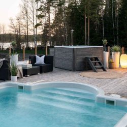 REXENER Polar - Vildmarksbad med Dieselvarmer - Gabro Black Night