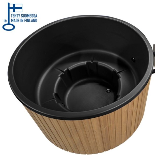 Vildmarksbad i Polyethylen Plast med Thermowood